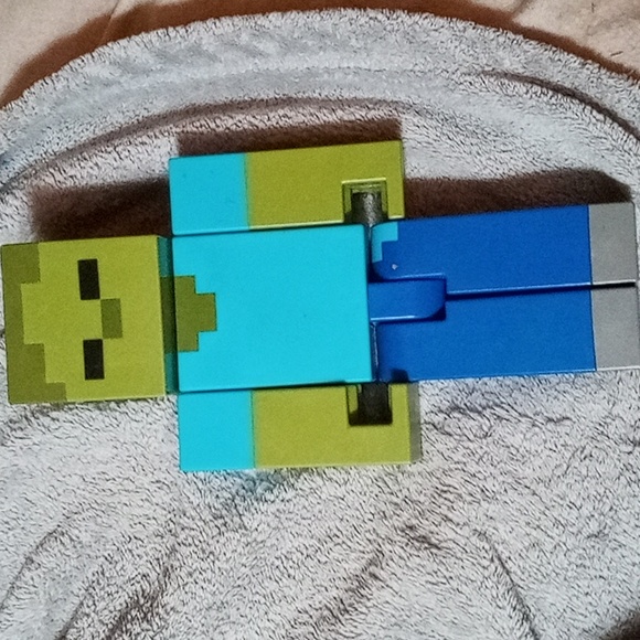 2020 Minecraft Zombie Figure - Picture 1 of 2